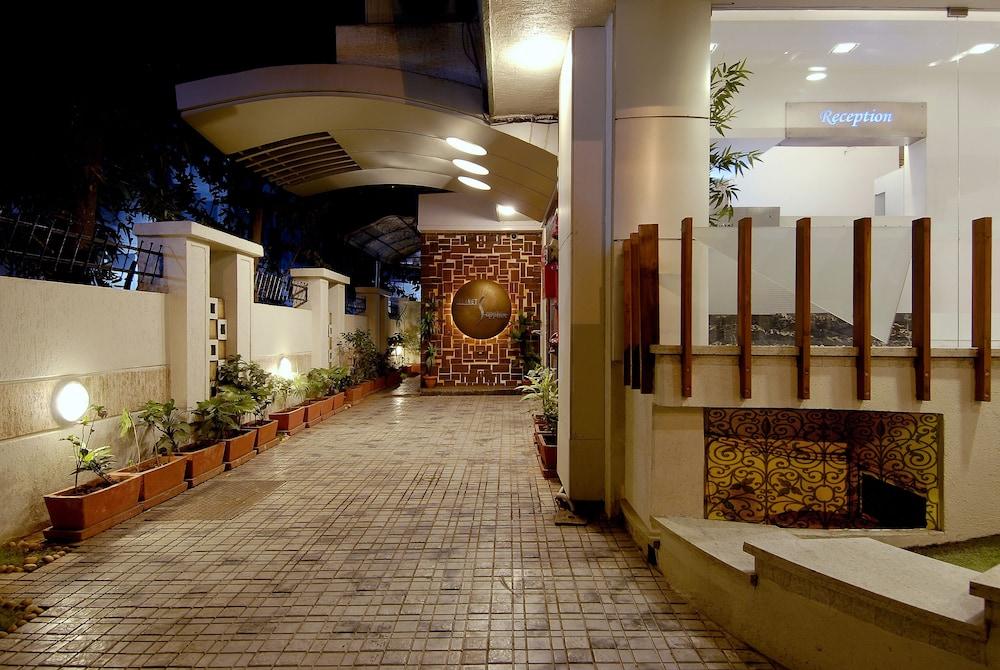 Hotel Planet Residency Mumbai Exterior photo